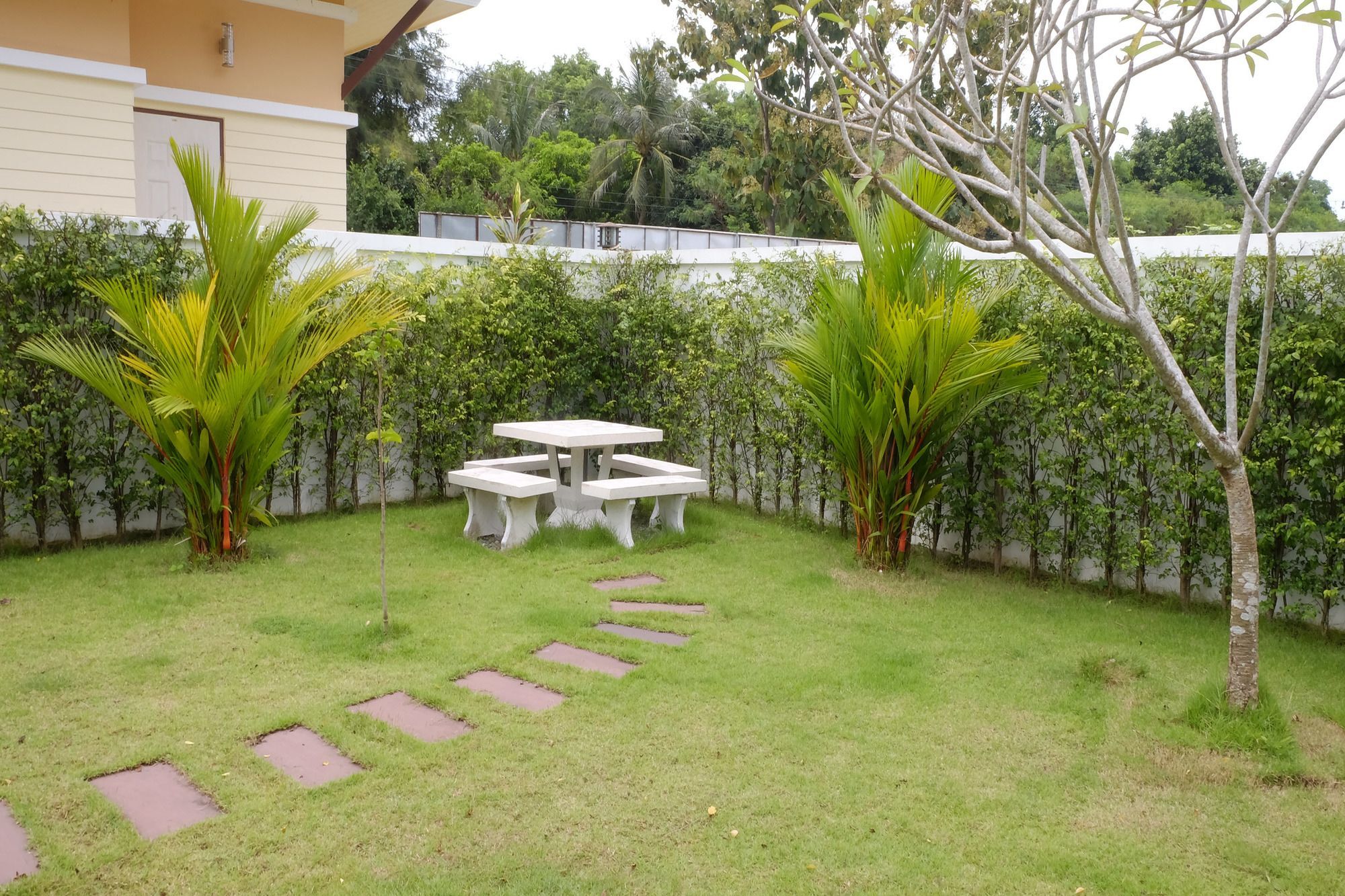 Ban Sumalai Hotel ระยอง ภายนอก รูปภาพ