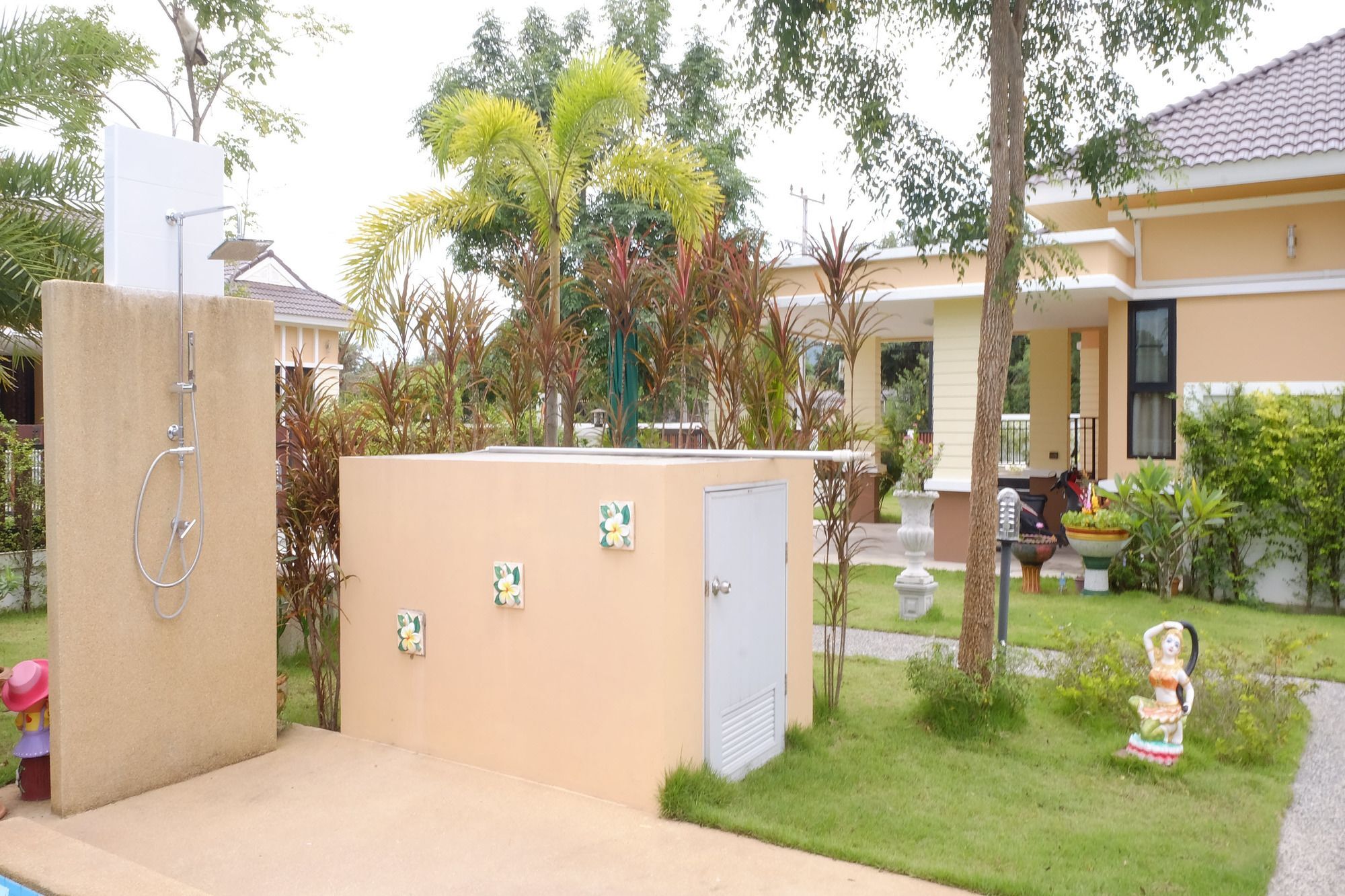 Ban Sumalai Hotel ระยอง ภายนอก รูปภาพ